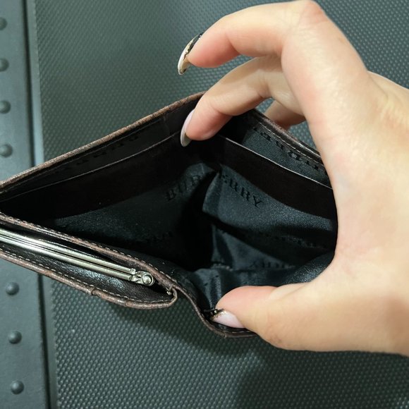 Burberry Nova Check Kiss Lock Wallet - Picture 3 of 9